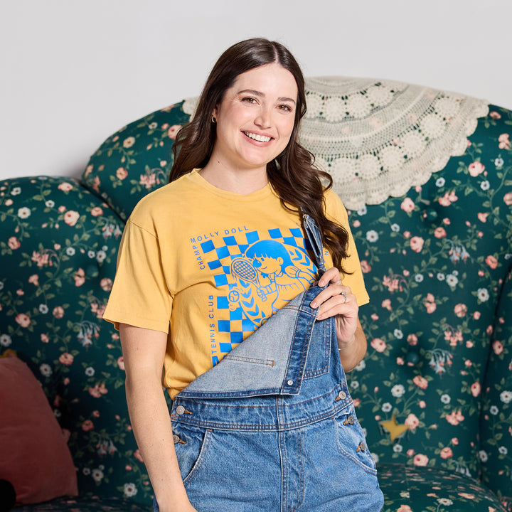 Big Comfy Couch Comfy Club T-shirt - Vintage Mustard