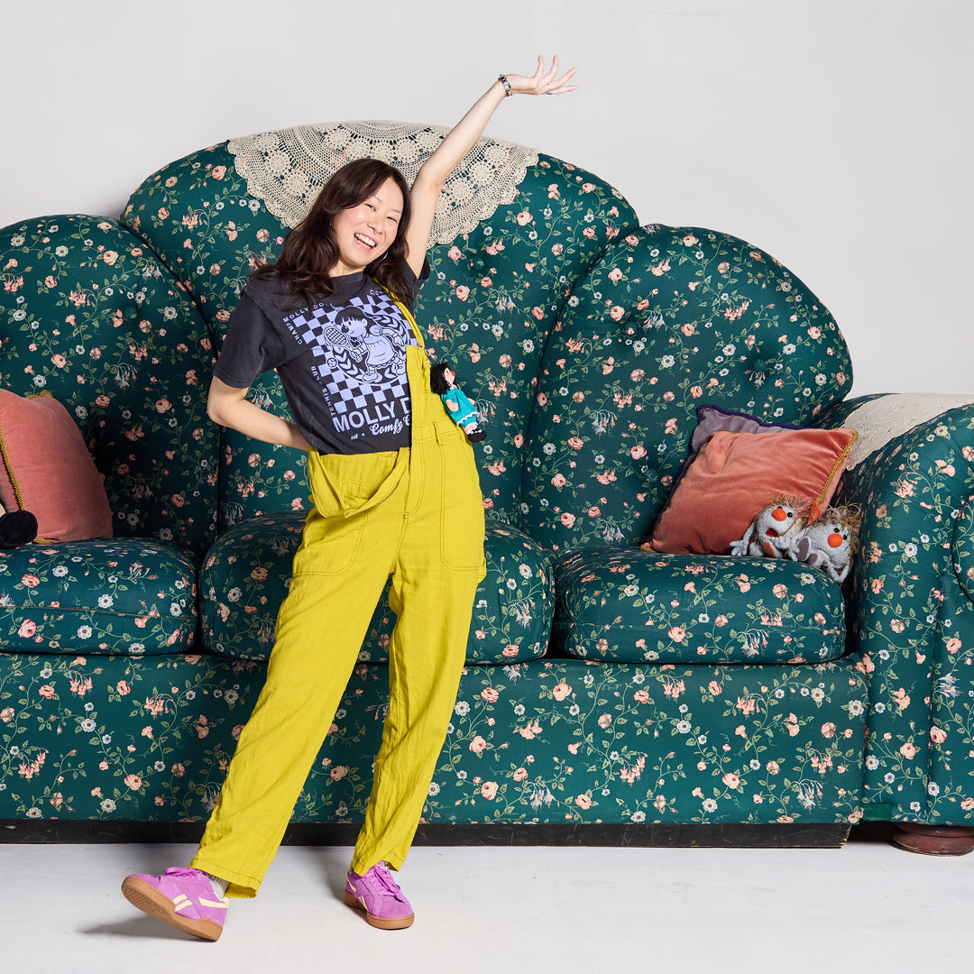 Big Comfy Couch Comfy Club T-shirt - Vintage Black